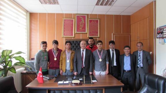 Bilecikte Yapılan DART Türkiye Finali Elemeleri Bölge Şampiyonasında Eşme Mustafa Eğerci Anadolu İmam Hatip Lisesi Bölge Birincisi Olarak Türkiye Finallerine Gitme Hakkı Kazandı