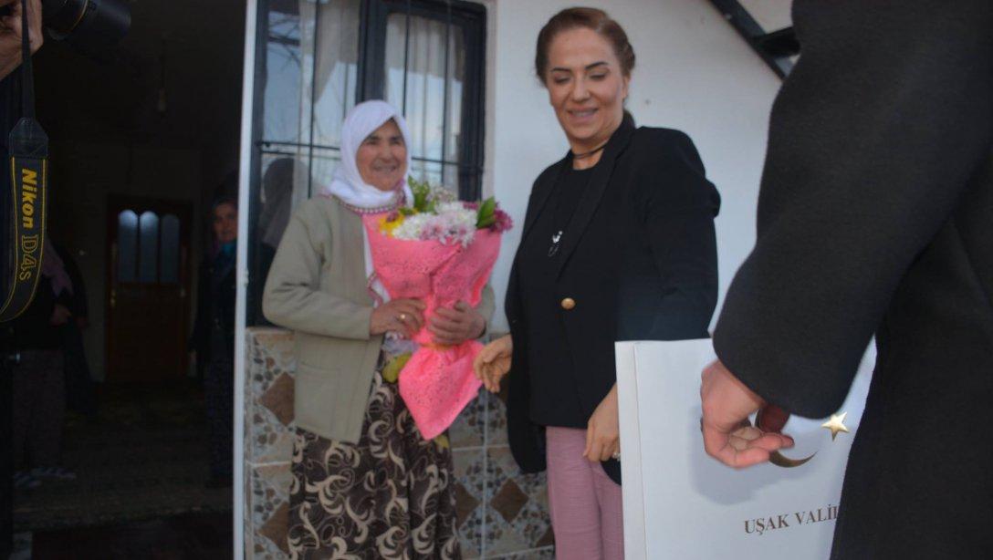 Uşak Valisi Funda KOCABIYIK tarafından Şehit Evi Ailesine Ziyaret Gerçekleştirildi
